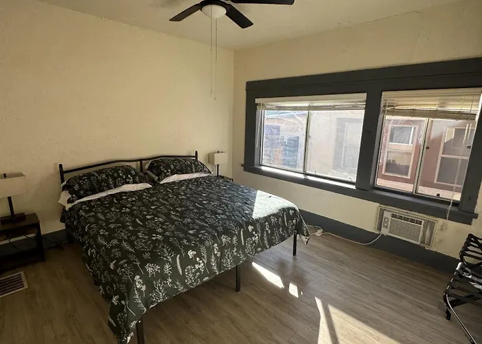 Ua Duplex Two Units 3br And 4br