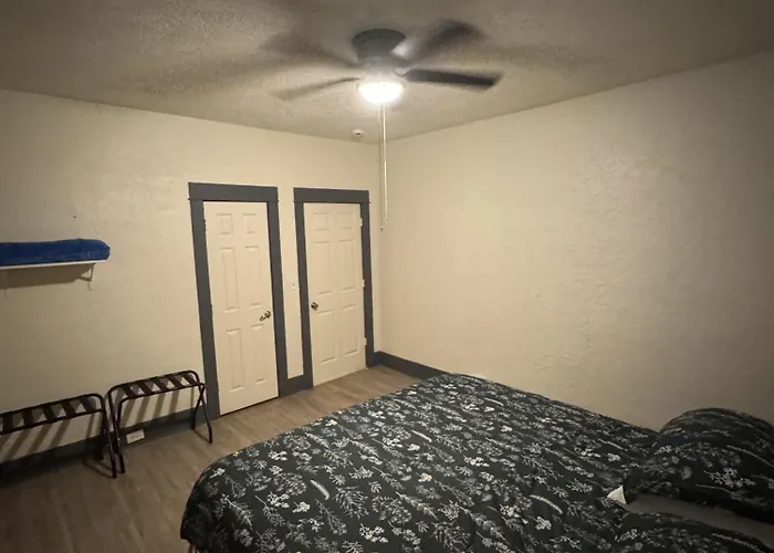 Ua Duplex Two Units 3br And 4br